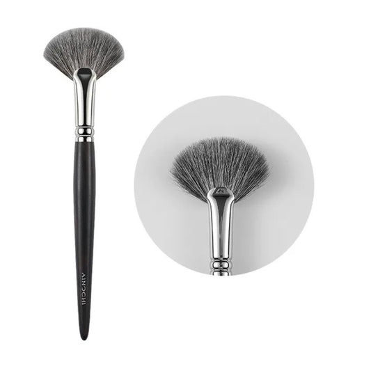 Ainochi S6141 Fan Highlight Brush for precision glow 1