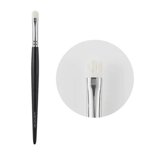 Professional small tapered eyeshadow brush 1