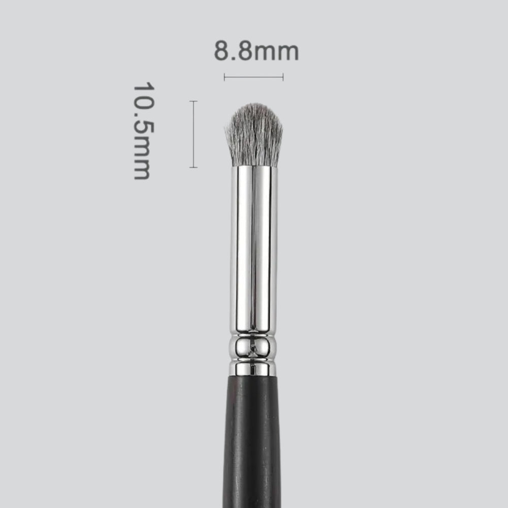 Pro makeup brush for seamless eyeshadow application 2