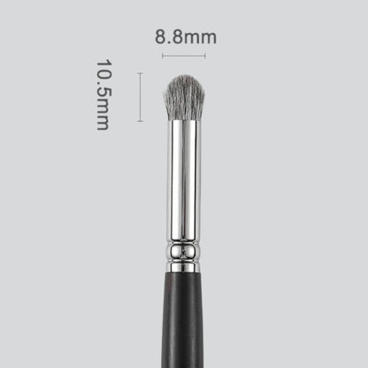 Pro makeup brush for seamless eyeshadow application 2