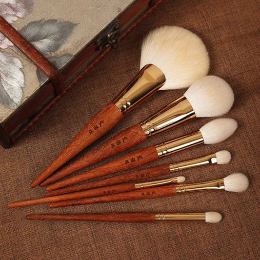 Travel-friendly luxury makeup brushes for beauty lovers 1