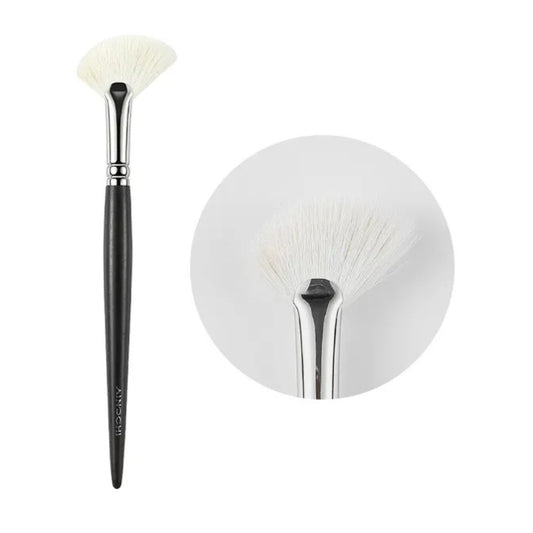 Angled highlighter brush for sculpted definition 1