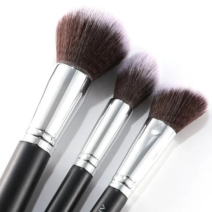 Travel-friendly lightweight makeup brush set 3
