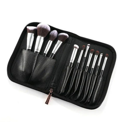 Travel-friendly lightweight makeup brush set 2
